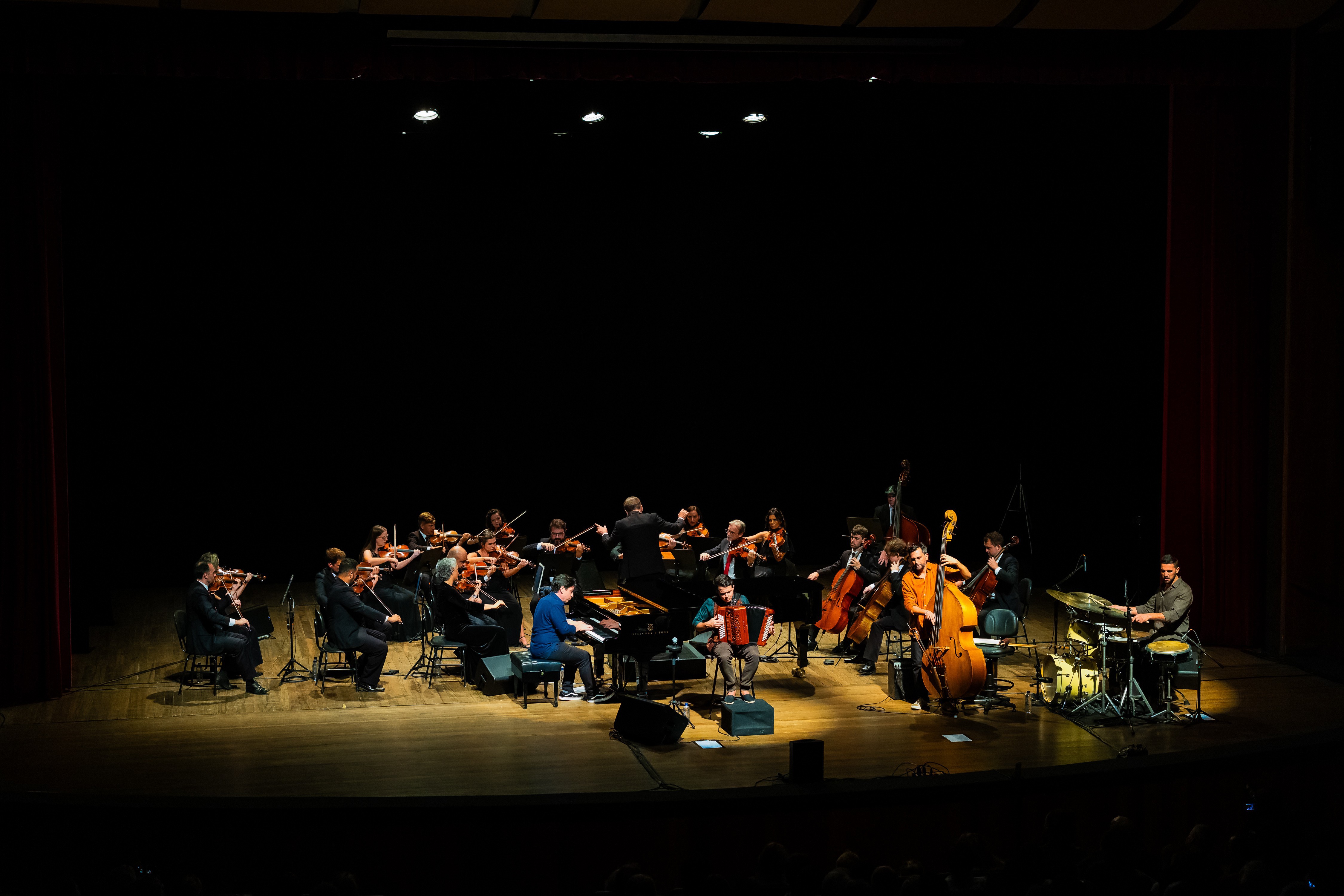 Roger Corrêa Quarteto e Orquestra de Cordas 